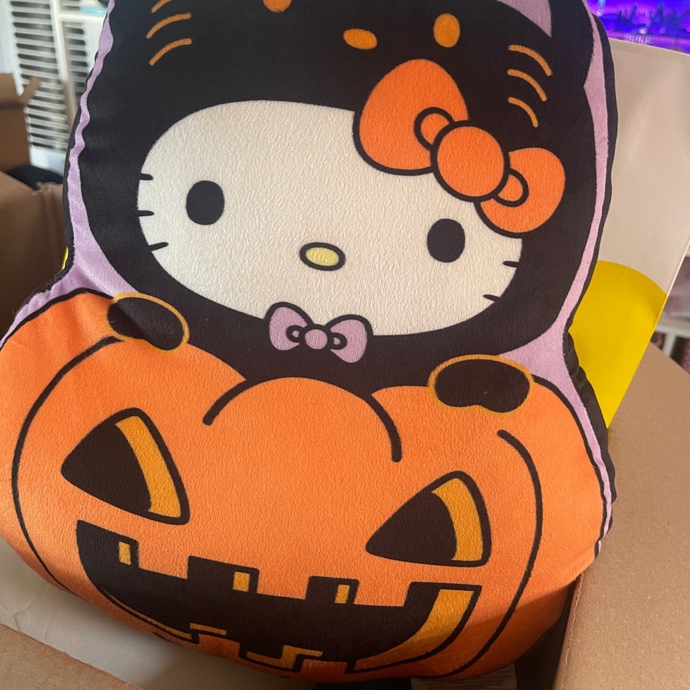 Hello Kitty Travel Cloud Pillow nwt